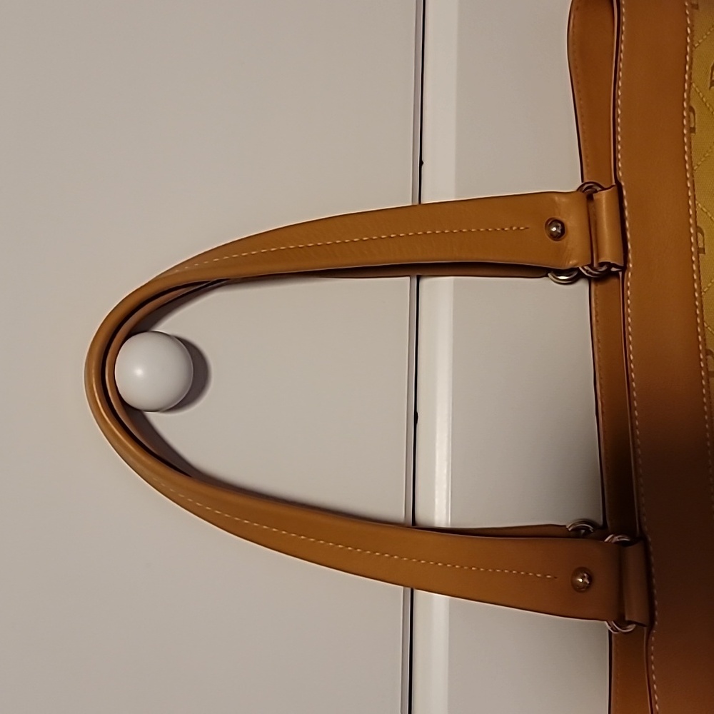 Dooney & Bourke - Picture 3 of 15